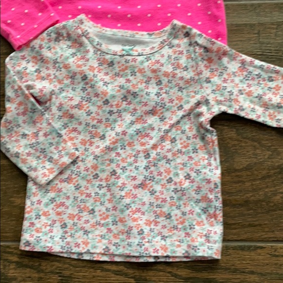 🎀 Carters 2 long sleeve, top 9 month bundle🎀 - Picture 2 of 6